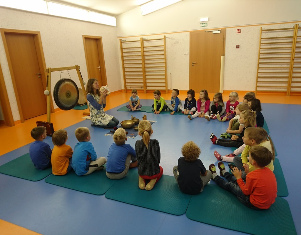 Zvok tišine Mina Kunstelj 800 08